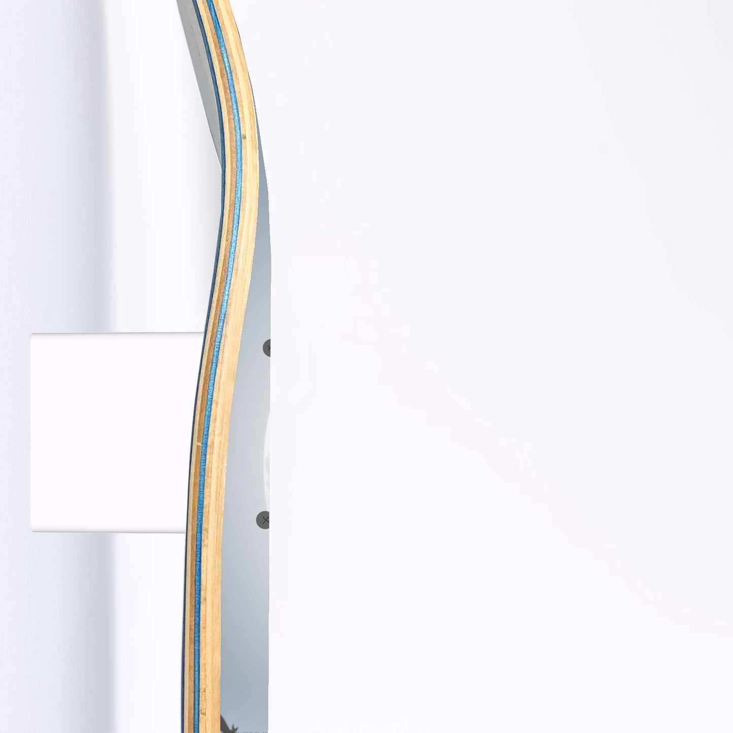 Wolf Howling at Night - Skateboard Wall Art